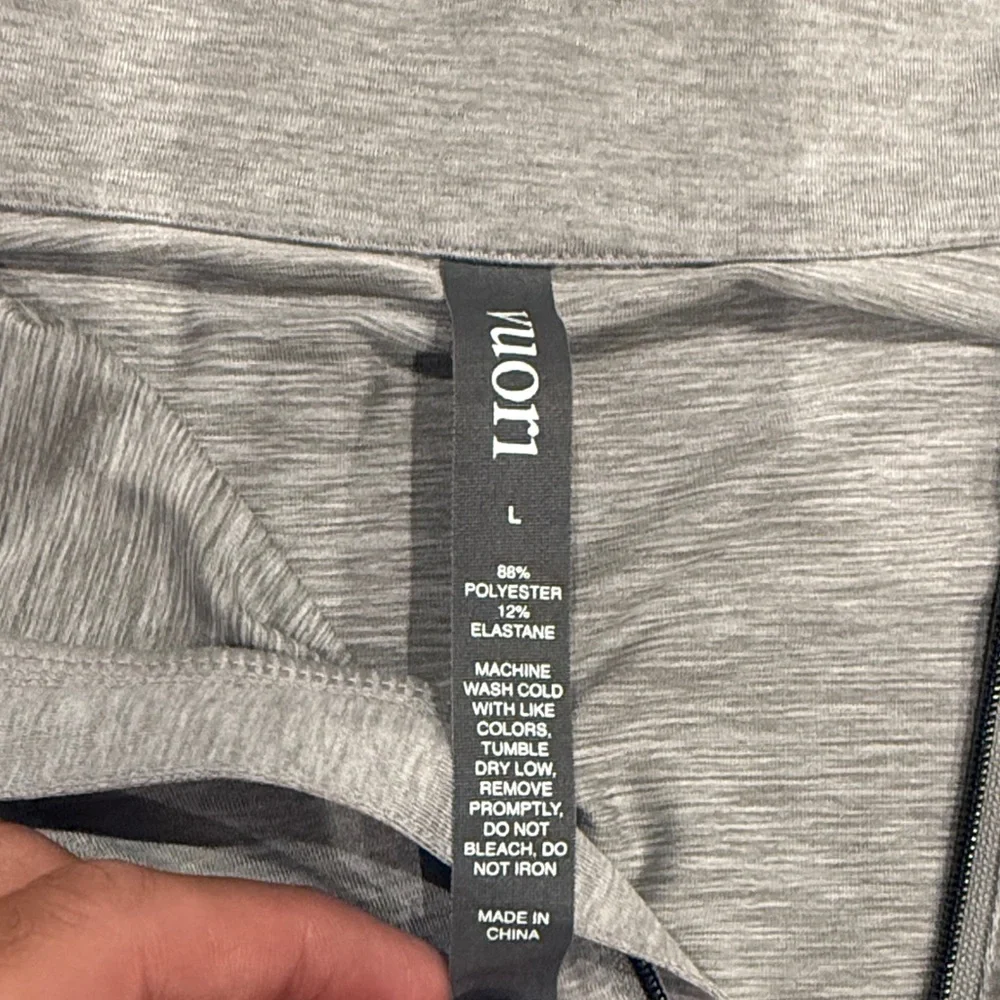 Vuori Light Gray Men’s  Qtr zip - Picture 2 of 4